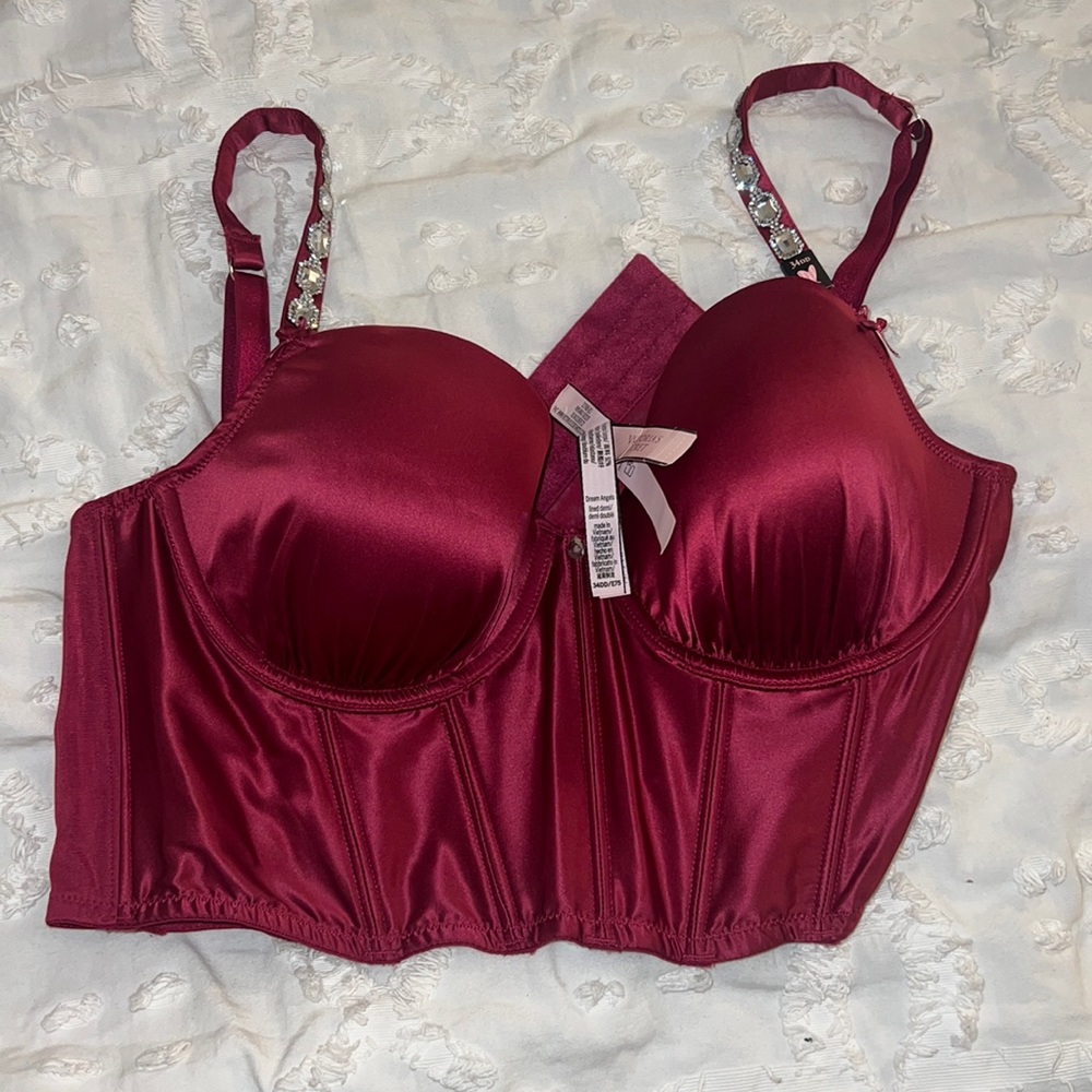 New undershirt VS red top 34DD